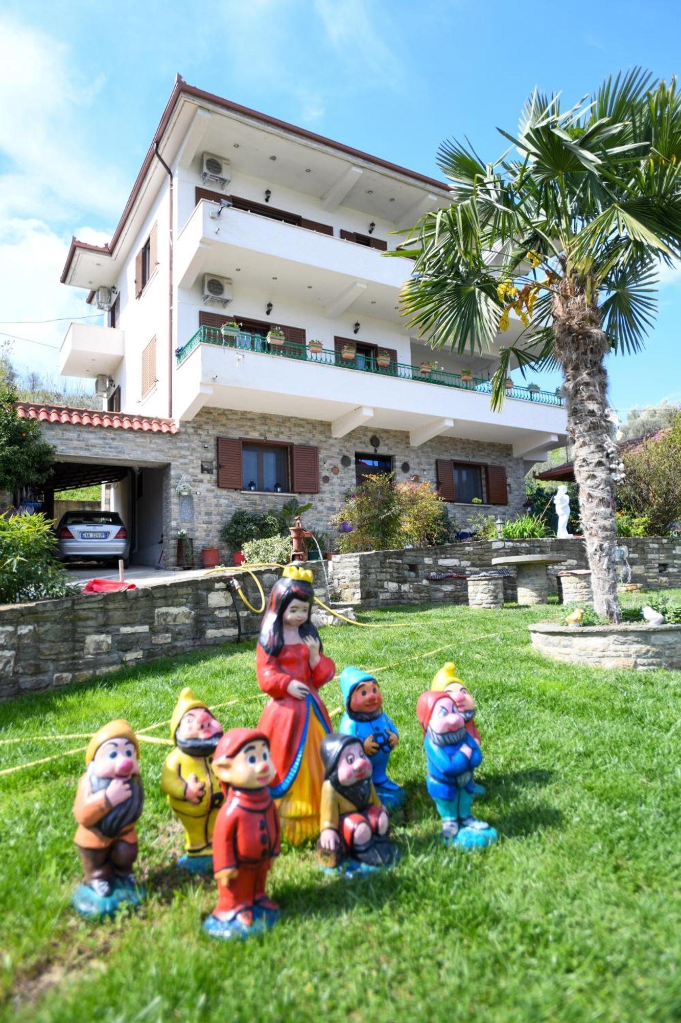 Villa Solitude Berat Exterior foto