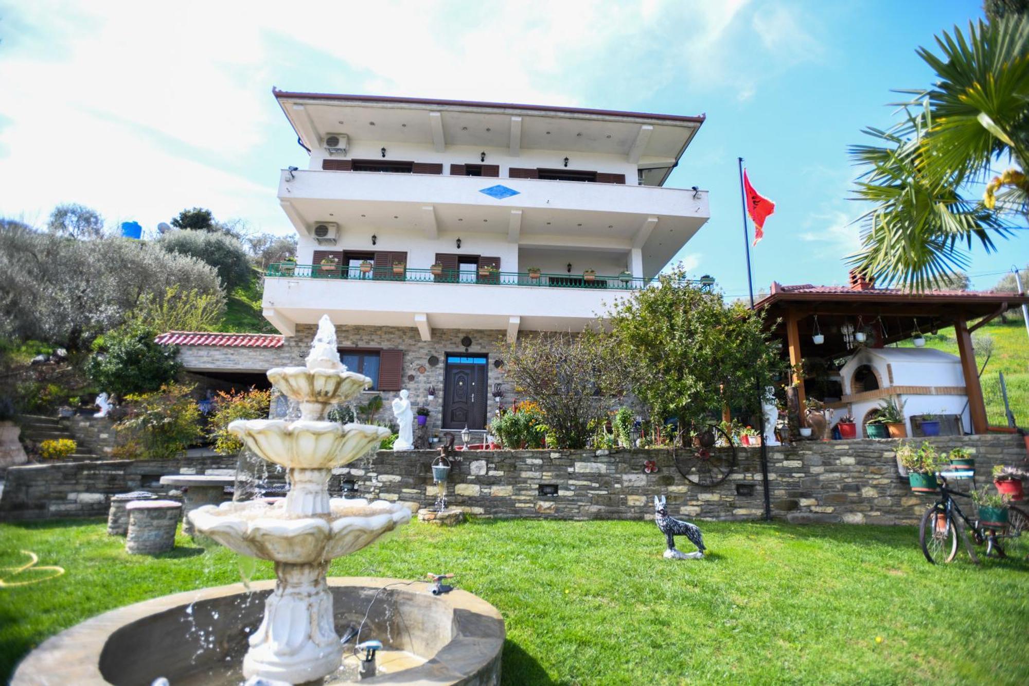 Villa Solitude Berat Exterior foto